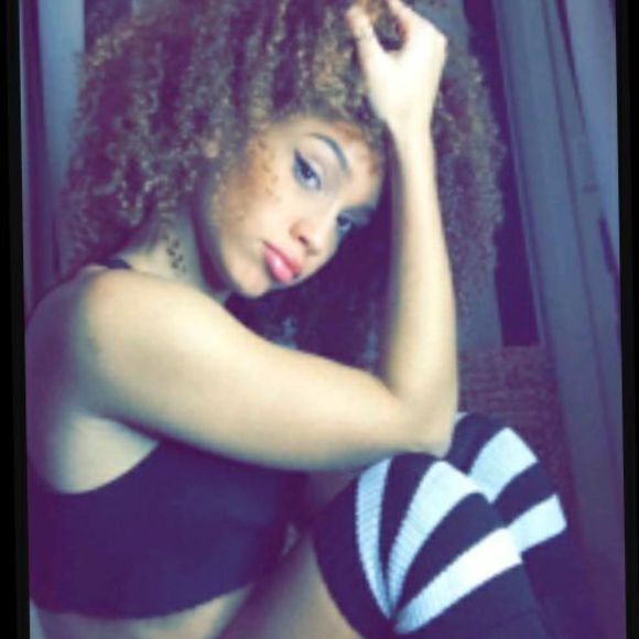 Meet your Posher, Taylor - Picture 1 of 1